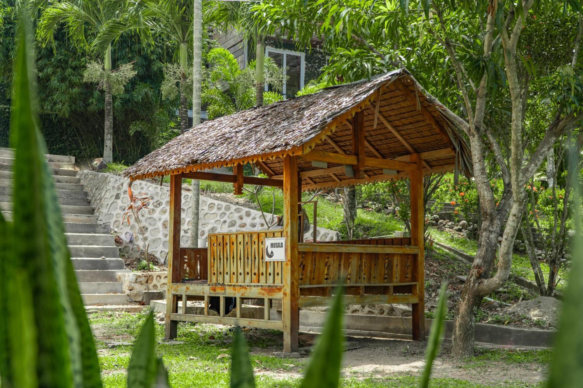The Hawk'S Nest Resort ซาบัง ภายนอก รูปภาพ