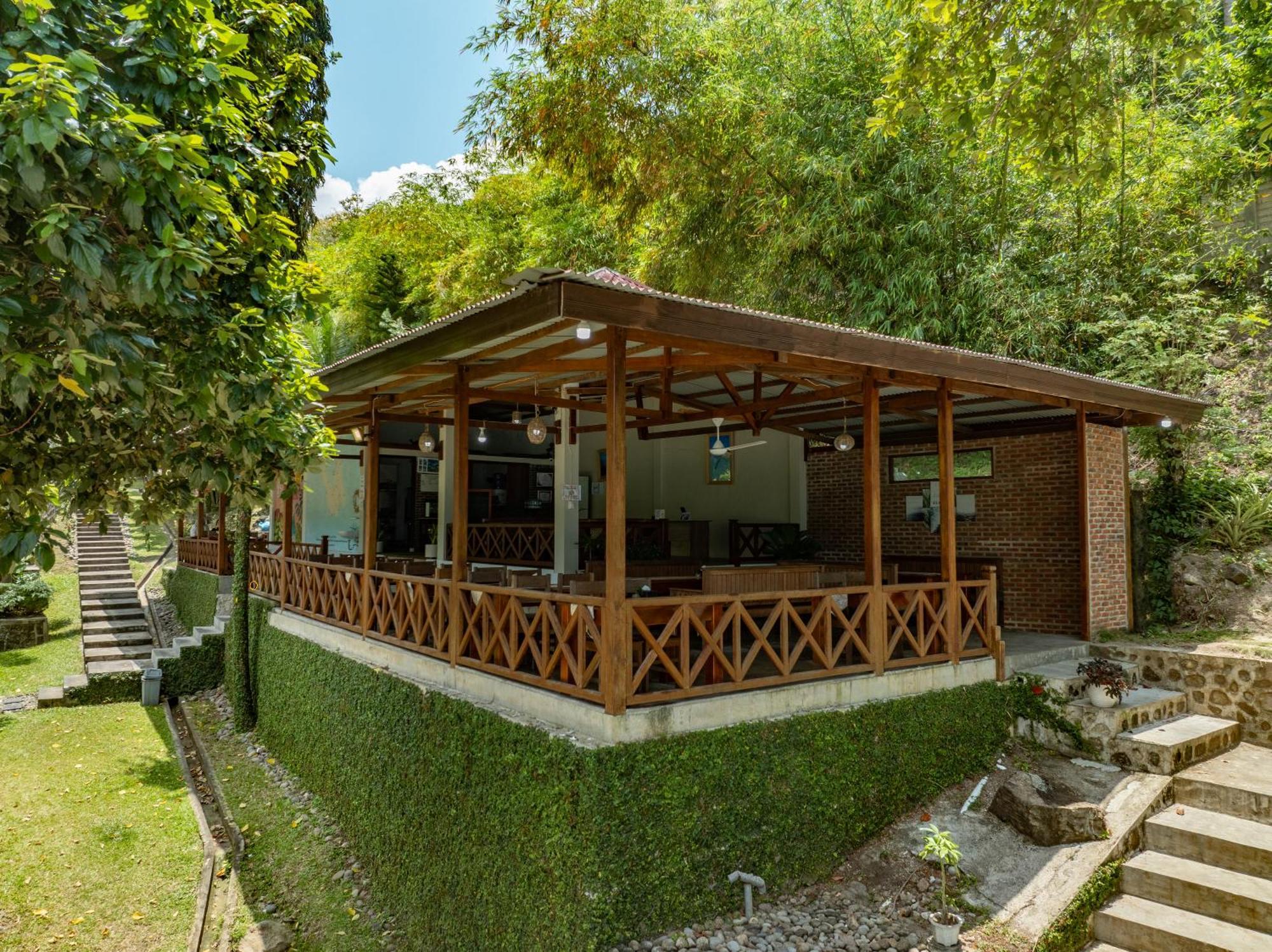The Hawk'S Nest Resort ซาบัง ภายนอก รูปภาพ